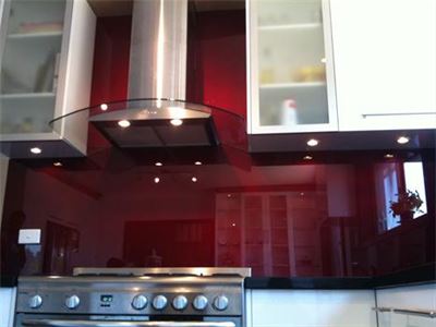 KÍNH ỐP BẾP MÀU ĐỎ RUBI 