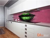 Kính màu ốp bếp 3D